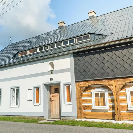 Cisarsky בית נופש *