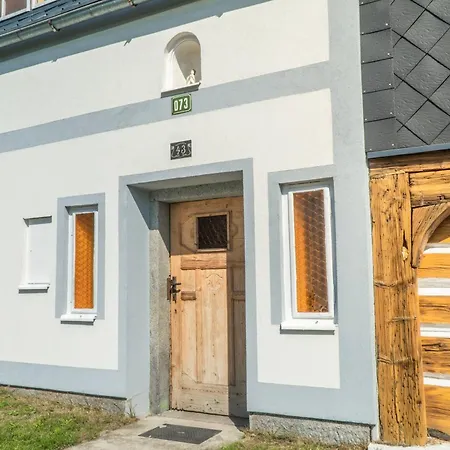 Cisarsky בית נופש *