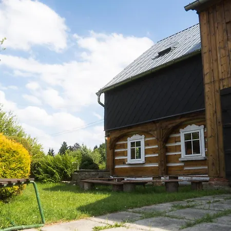 Cisarsky בית נופש *