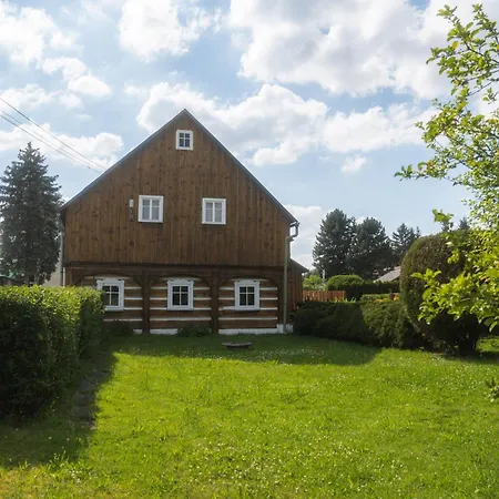 Cisarsky בית נופש *