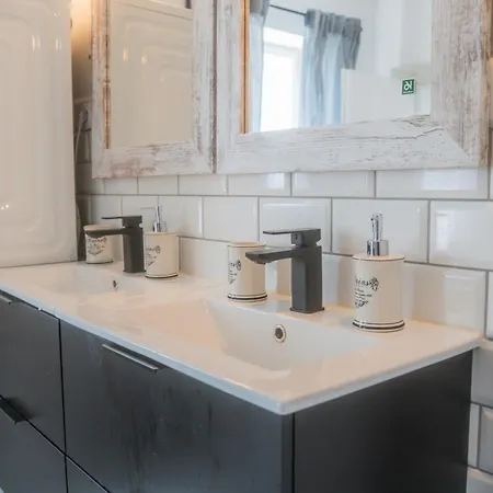 Cisarsky בית נופש *